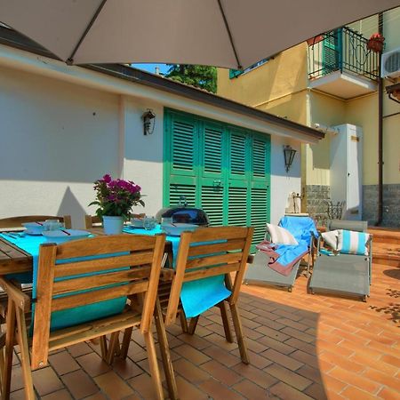 Villa Casa Con Giardino, Garage, Wi-Fi, 2 Bagni E Ac In Una Camera Da Letto Imperia Exterior foto